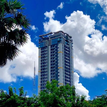 The View Serviced Residence 豪景日式酒店公寓 Пномпень Экстерьер фото