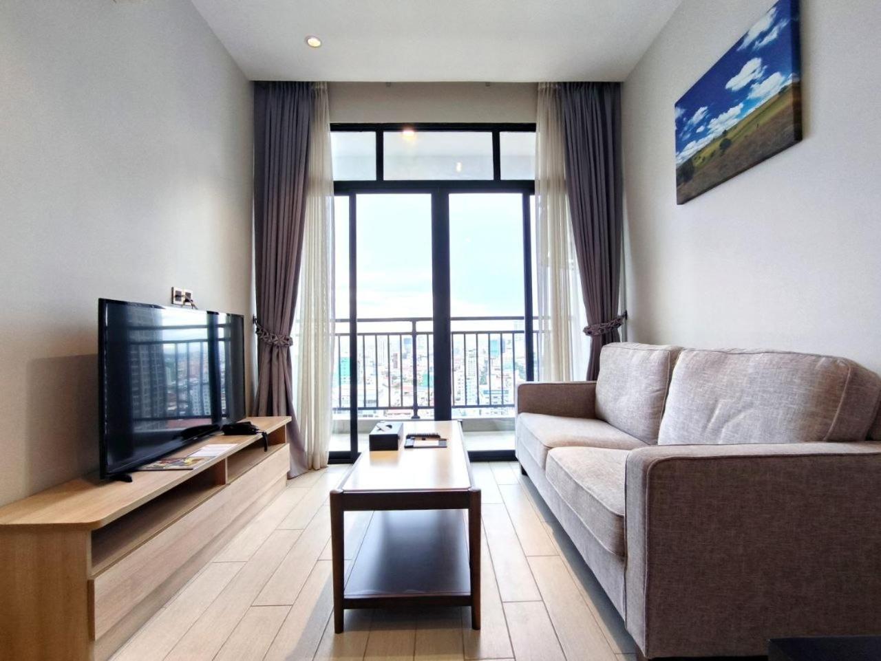 The View Serviced Residence 豪景日式酒店公寓 Пномпень Экстерьер фото