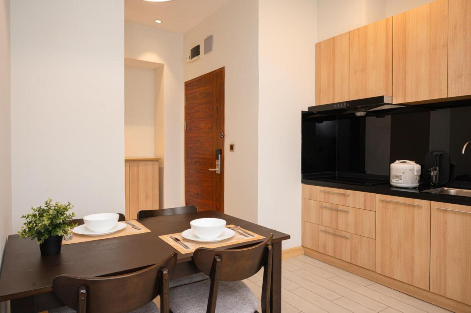 The View Serviced Residence 豪景日式酒店公寓 Пномпень Экстерьер фото