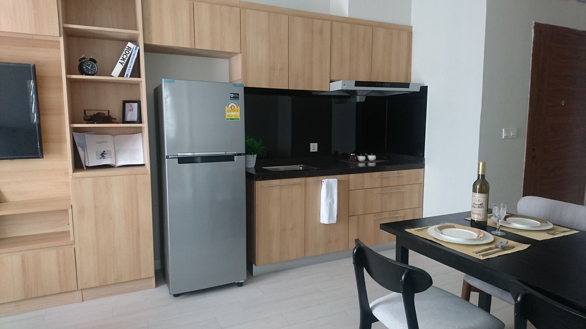 The View Serviced Residence 豪景日式酒店公寓 Пномпень Экстерьер фото